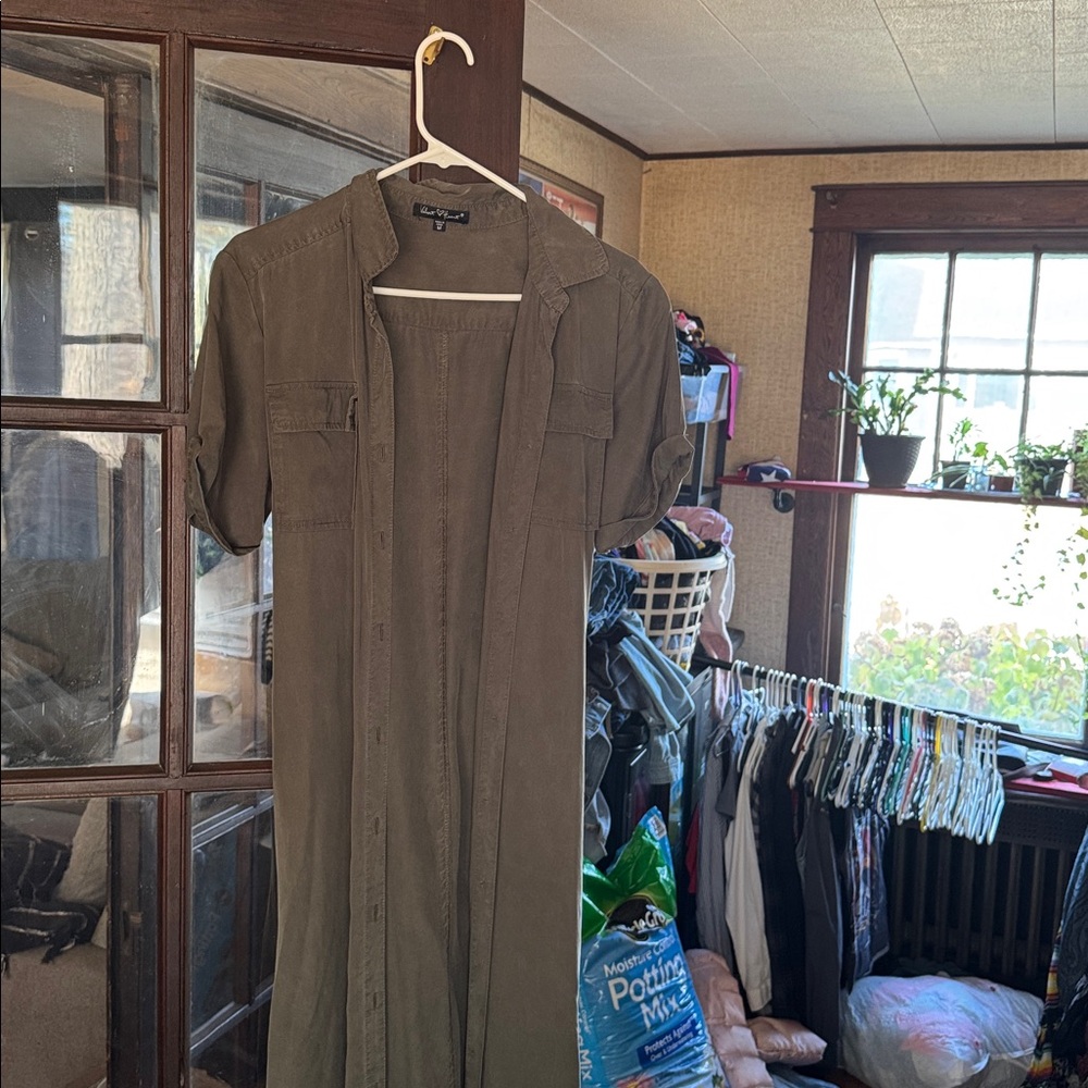 Velvet Heart Khaki Button-Up Top